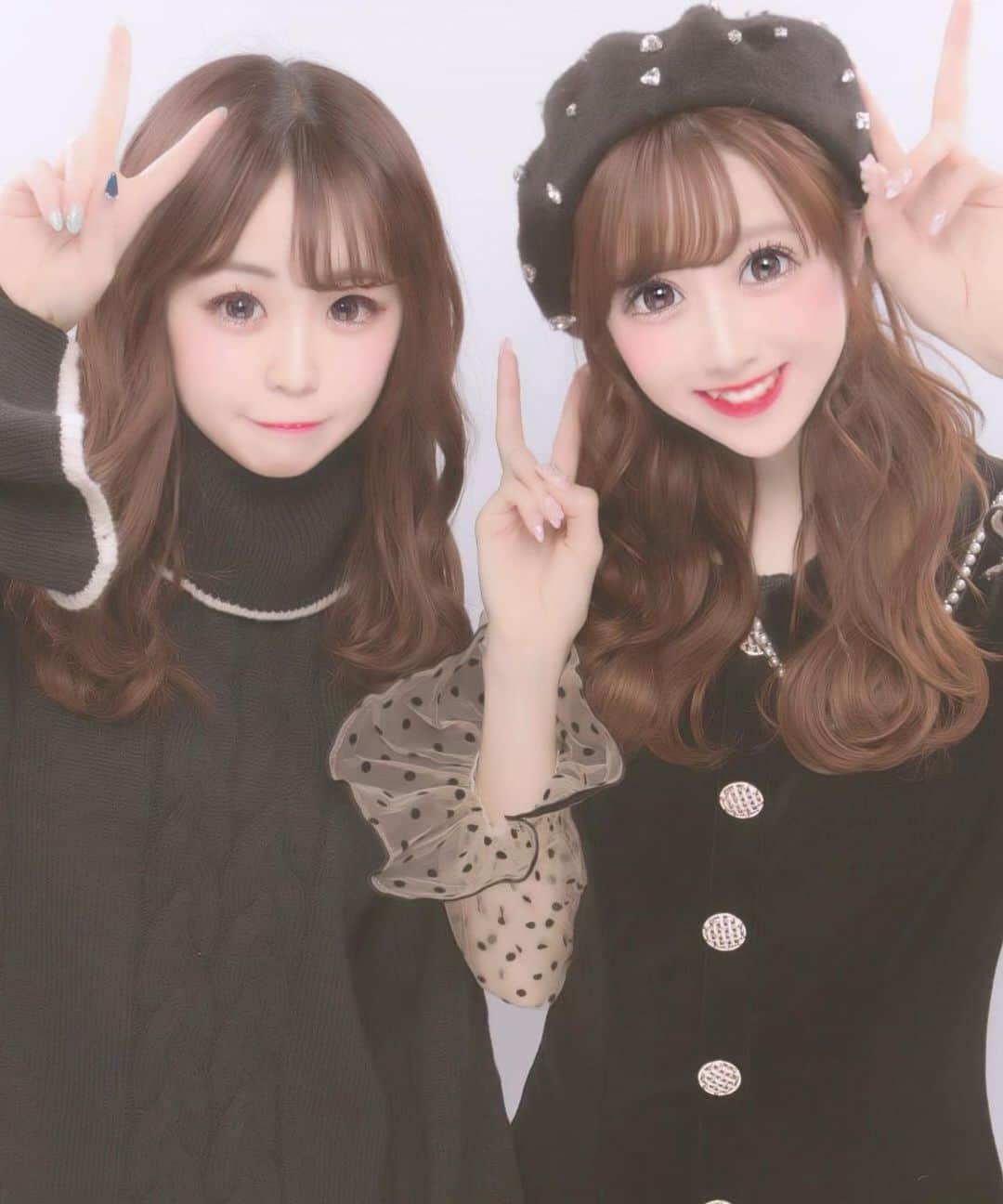 田口未彩さんのインスタグラム写真 - (田口未彩Instagram)「🎀 . . . ななと横浜デートしてきた❤︎ . みいろさんと仲良くなれて嬉しいってゆってくれたけどみぃもななと仲良くなれてほんとに嬉しい🥺💗💗 . . #プリ #プリクラ #プリント倶楽部 #ぷりんと倶楽部 #コレカワ #ピンク加工 #ベレー帽 #ウェーブ巻き #ウェーブ #巻き髪 #ヘアアレンジ #ワンピース #量産型女子 #量産型」12月18日 19時44分 - miiro_taguchi