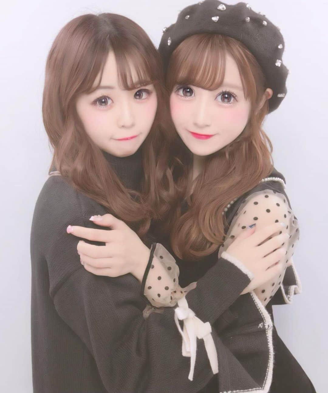 田口未彩さんのインスタグラム写真 - (田口未彩Instagram)「🎀 . . . ななと横浜デートしてきた❤︎ . みいろさんと仲良くなれて嬉しいってゆってくれたけどみぃもななと仲良くなれてほんとに嬉しい🥺💗💗 . . #プリ #プリクラ #プリント倶楽部 #ぷりんと倶楽部 #コレカワ #ピンク加工 #ベレー帽 #ウェーブ巻き #ウェーブ #巻き髪 #ヘアアレンジ #ワンピース #量産型女子 #量産型」12月18日 19時44分 - miiro_taguchi