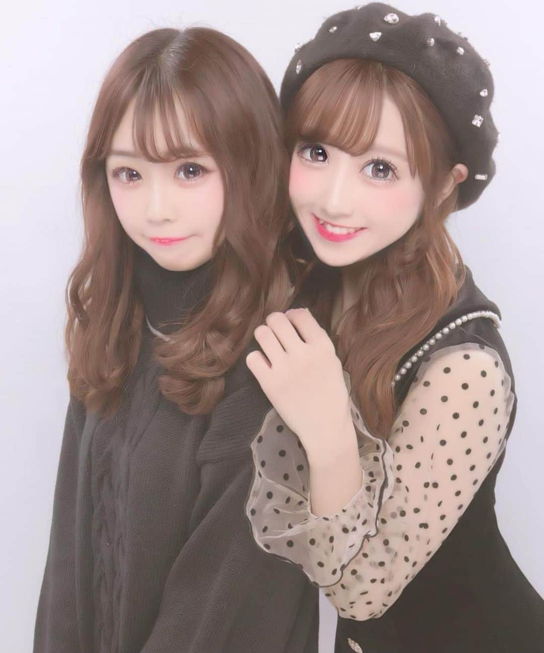 田口未彩さんのインスタグラム写真 - (田口未彩Instagram)「🎀 . . . ななと横浜デートしてきた❤︎ . みいろさんと仲良くなれて嬉しいってゆってくれたけどみぃもななと仲良くなれてほんとに嬉しい🥺💗💗 . . #プリ #プリクラ #プリント倶楽部 #ぷりんと倶楽部 #コレカワ #ピンク加工 #ベレー帽 #ウェーブ巻き #ウェーブ #巻き髪 #ヘアアレンジ #ワンピース #量産型女子 #量産型」12月18日 19時44分 - miiro_taguchi
