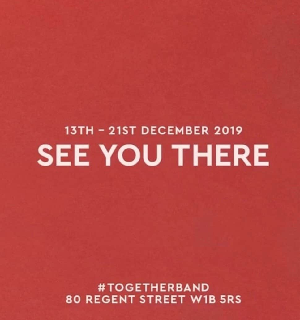 ロビン・ライトさんのインスタグラム写真 - (ロビン・ライトInstagram)「HELLO LONDON! We have 3 DAYS left for our pop-up at 80 Regent Street hosted by @togetherbandofficial @bottletoppers. Find the perfect gift or treat yourself.. just in time to stay cozy for the holidays 🎁 @pourlesfemmesofficial  #PourLesFemmes  #TOGETHERBAND #GIVEBACK #TogetherWeDreamBigger #17GlobalGoals  #TOGETHERBANDFAM  #GlobalGoals」12月18日 19時51分 - robingwright