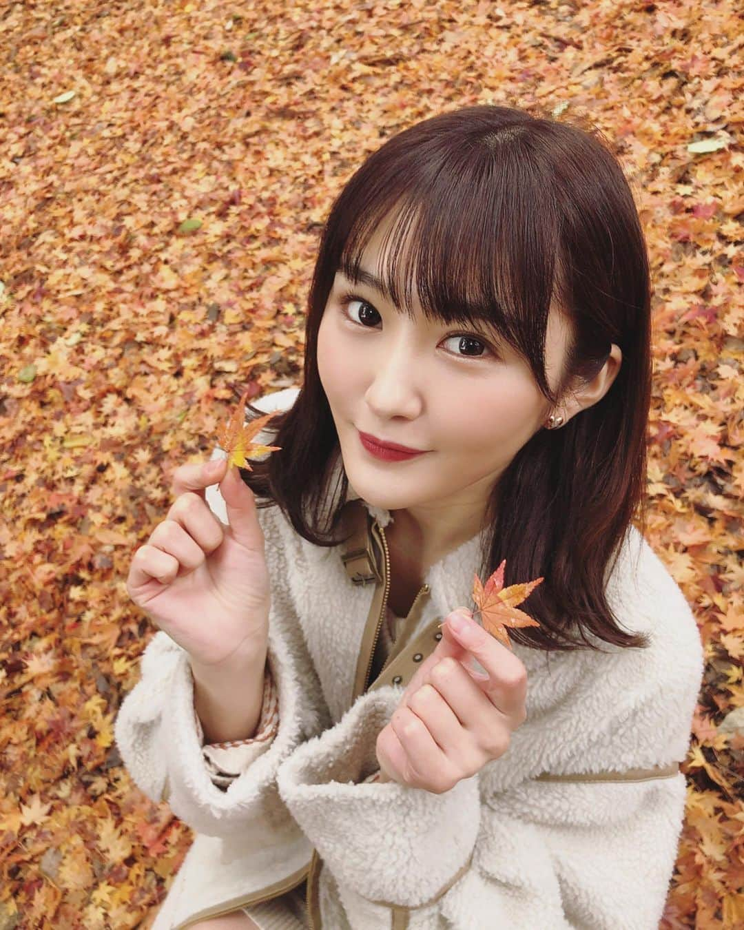 川上礼奈さんのインスタグラム写真 - (川上礼奈Instagram)「. 紅葉いっぱい🍁🍁🍁 めっちゃキレイだったぁ〜！ こうようをみにいこーよー🥳笑 あ！最近髪の毛暗くしてもらったよ〜☺️✨」12月18日 20時32分 - kawakami_rena