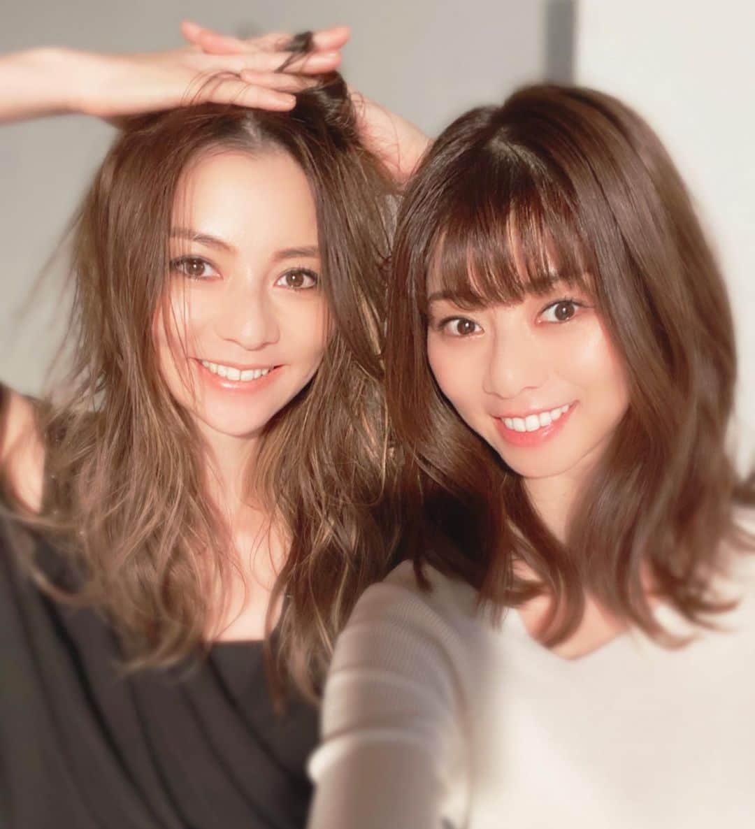 のインスタグラム：「ちょっと前の話しだけど。 久しぶりに同じスタジオでした⭐️⭐️ #えれな #香里奈 #姉妹 #sis #えれかり」