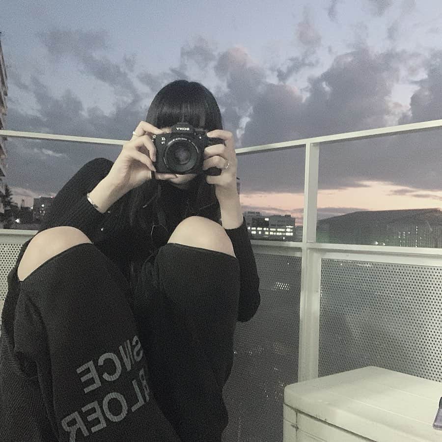 帆乃花さんのインスタグラム写真 - (帆乃花Instagram)「空がめちゃくちゃ綺麗で撮ってたのに﻿ メモリー入ってなくてなにも撮れてなかった﻿(⌒-⌒) ﻿ この前ストーリーにあげたパンツはここの！ @jetragweb @jetrag_code  膝寒い！かわいい！  #jetrag#jetrag_ootd#jetragweb#ジェットラグ#ワイトパンツ」12月18日 20時50分 - p_r_r__