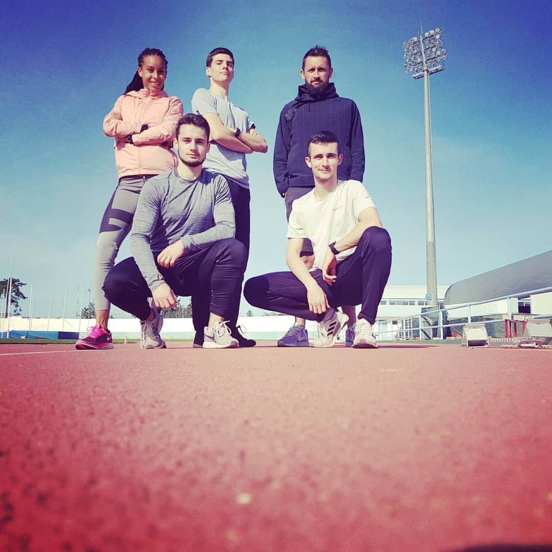 Elea Mariama DIARRAのインスタグラム：「🐾À base de lactique et bacahlau 🐟 #montegordo #trainingcamp #team」