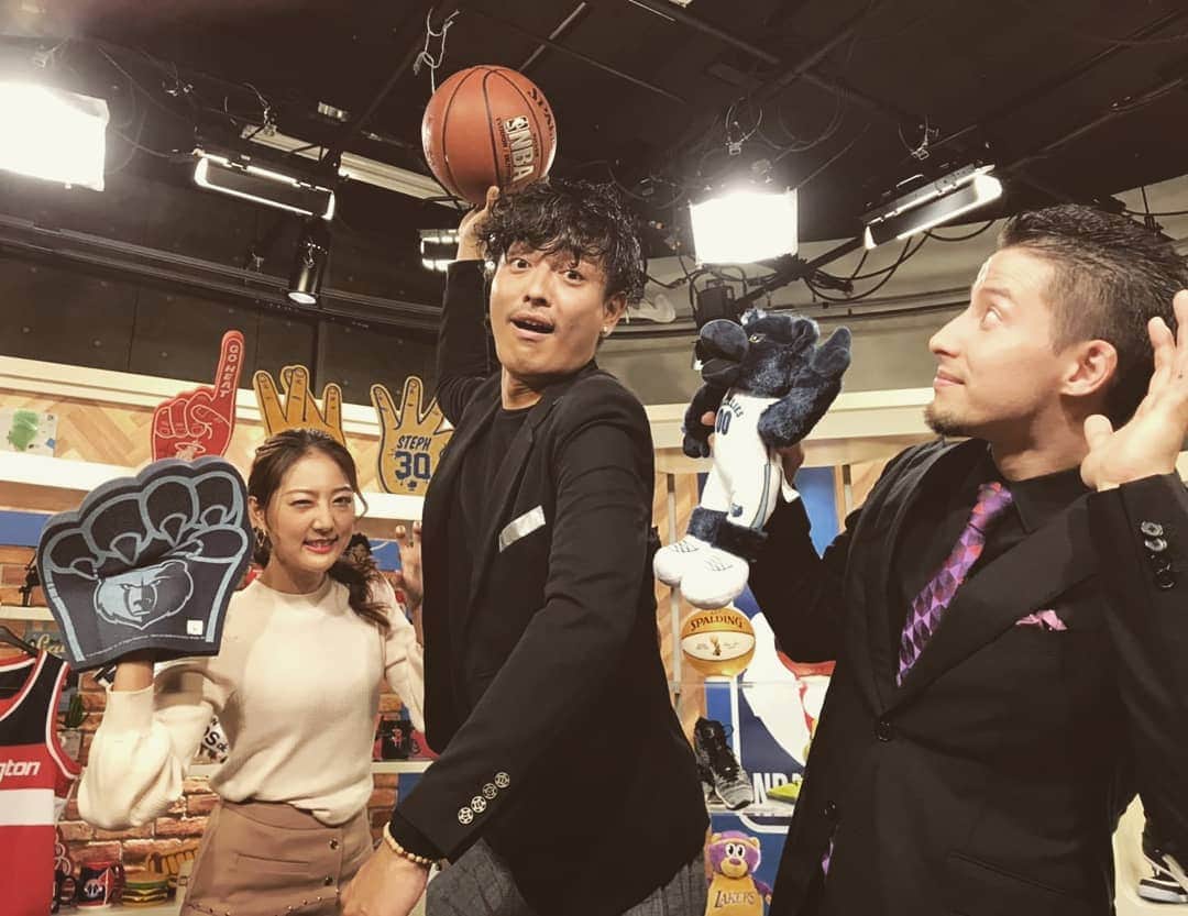 中村昌也のインスタグラム：「さぁ～、本日もデイリー9ですよ～✨ 八村塁選手の怪我の情報や、最新のNBA情報盛りだくさんですよ🙆  曜日別の企画もお楽しみに‼️ nbaRakutenで是非🙆  #nbarakuten」