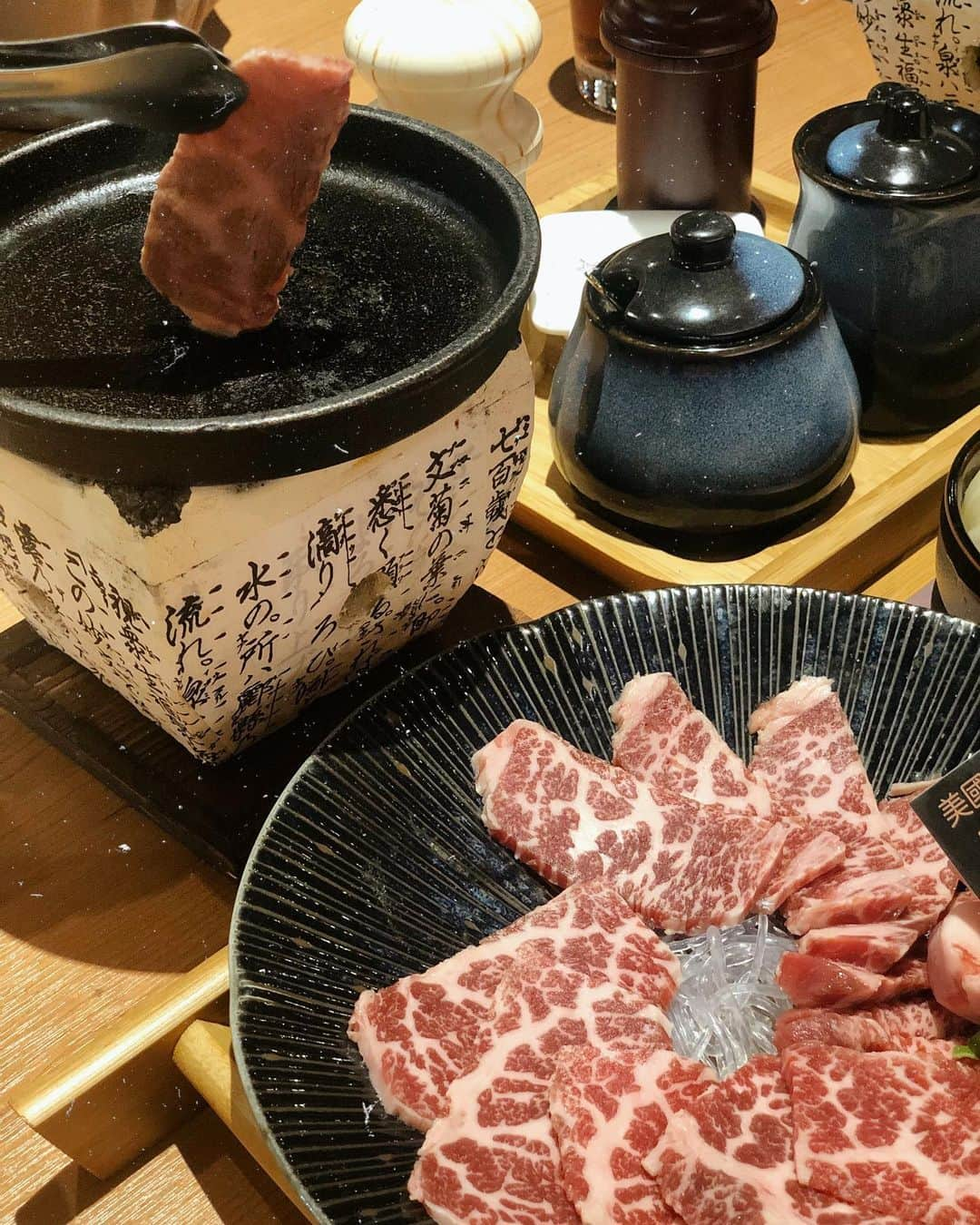 紀卜心さんのインスタグラム写真 - (紀卜心Instagram)「新發現的餐廳 自己烤的🐂定食 #桃園美食」12月18日 21時00分 - eatzzz7