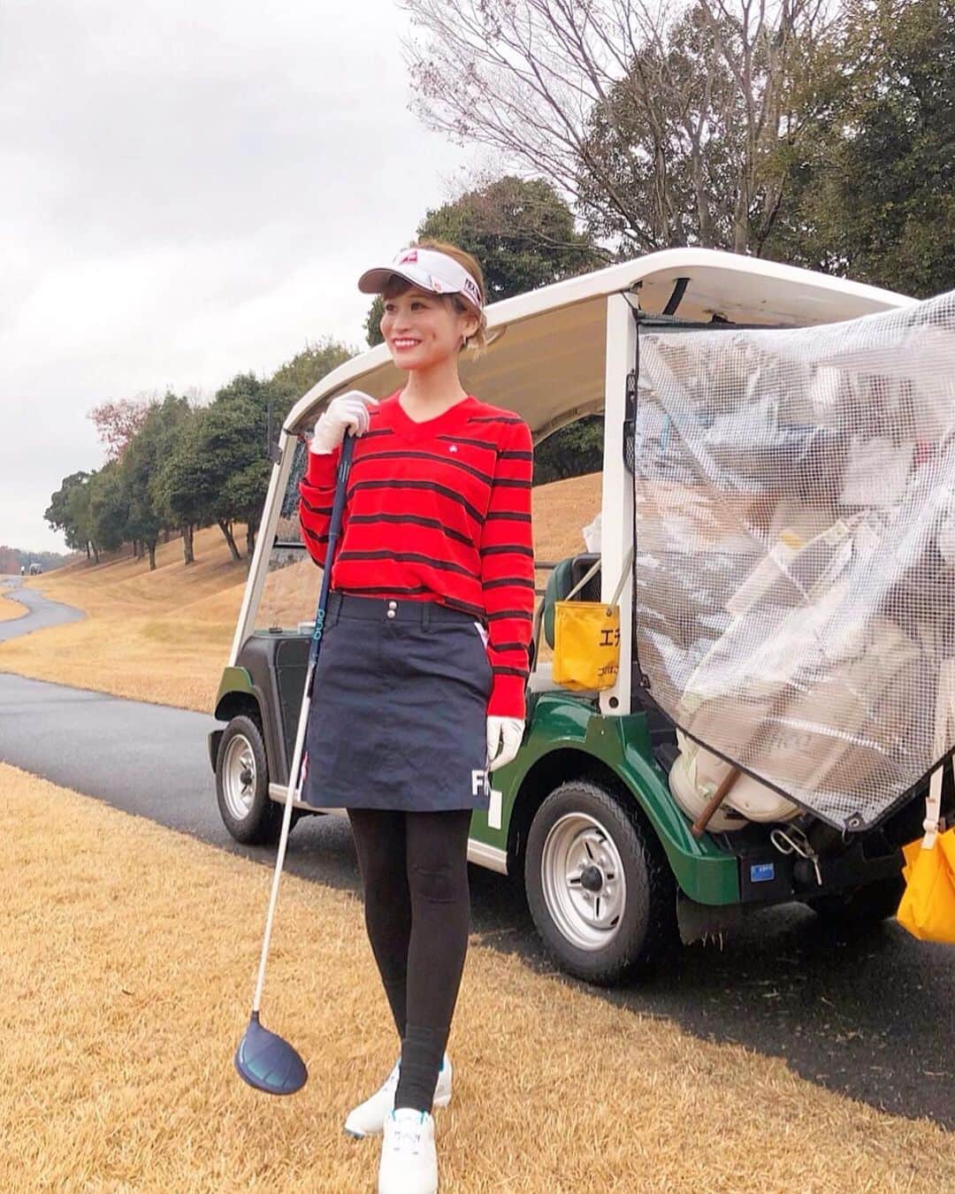都築青空さんのインスタグラム写真 - (都築青空Instagram)「昨日はあいにくの雨！☔️笑 けど午後は止んで楽しめました🏌️‍♀️⛳️ . . ウェアはall @lecoqgolf_jp 🐓❤︎ . .  #gingergolfteam #gingergolfteam6期生 #ルコックゴルフ #アコーディアゴルフ#ゴルフ女子 #ゴルフ #ゴルフウェア #golf #golfers #golfswing #golfwear #golfgirl #ラウンド  #女子ゴルフ #ゴルフスイング #ゴルフ好きと繋がりたい #ゴルフ好きな人と繋がりたい #ゴルファー#ゴルフコーデ#ゴルフ好き #ゴルフ大好き #ゴルフ練習#ゴルフスイング #ゴルフ仲間#ゴルフ仲間募集中 #アイアン #ドライバー #おおむらさきゴルフ倶楽部」12月18日 21時05分 - aozora723