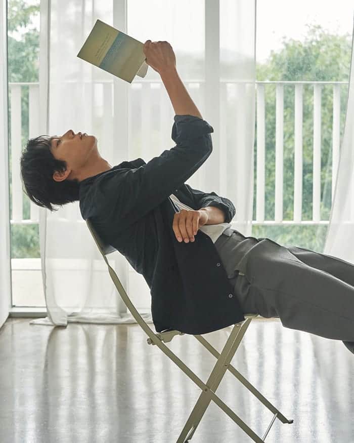のインスタグラム：「Ryu Jun Yeol @ryusd For Grazia Magazine October Issue . . . . . #류준열 #RyuJunYeol#asianboy #맞팔 #셀스타그램 #셀카 #얼스타그램 #데일리 #선팔 #인스타그램 #koreanboy #l4l #f4f  #like4like  #おしゃれ #オシャレ #いいね返し #フォロー #韓国人 #韓国 #セルカ #自撮り #ファッ」