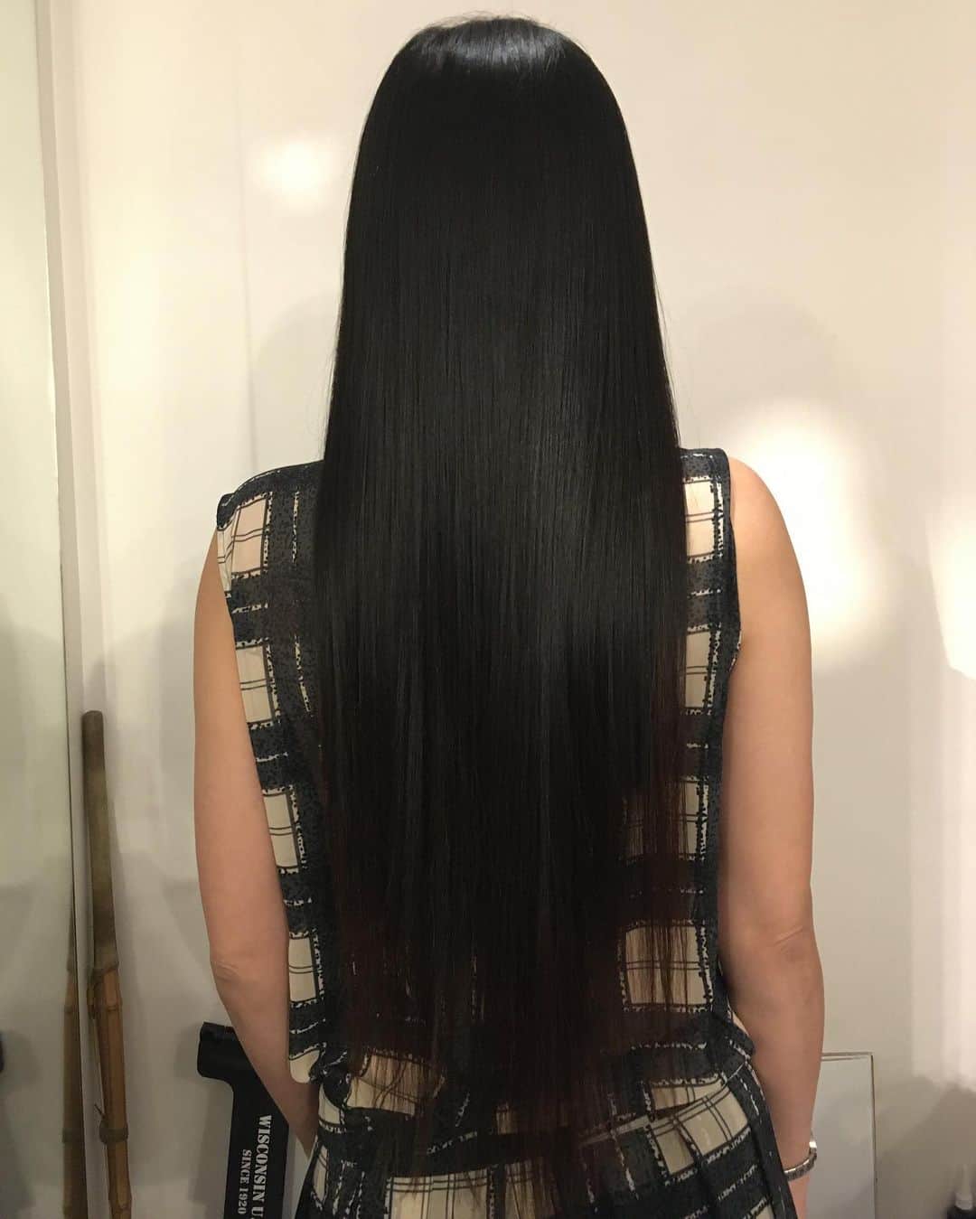 福山理子さんのインスタグラム写真 - (福山理子Instagram)「あたしの髪の毛の秘密 #ロングヘア #黒髪ロングストレート  #黒髪ロング #銀座フォルツーナ #バイク乗り #天使の妊婦さん」12月18日 21時11分 - rikofukuyama