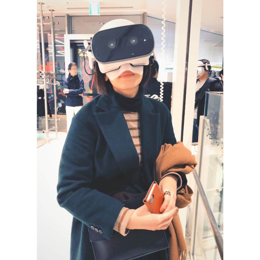 奥村愛子のインスタグラム：「* 先日、はじめてのVR体験しました👀」