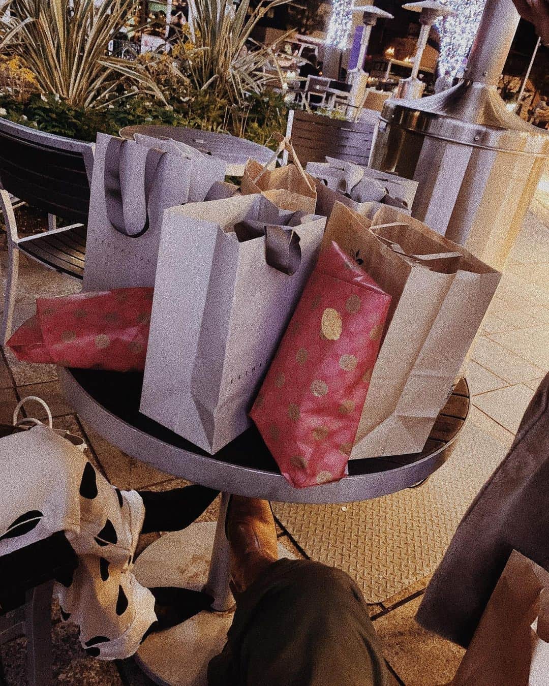今井華さんのインスタグラム写真 - (今井華Instagram)「Christmas party 🎄✨ 予算3000円でプレゼント交換❤︎ 束の間の楽しい時間だった🧸💕」12月18日 21時31分 - imaihana