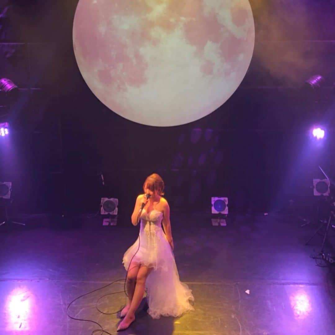 大河内美紗さんのインスタグラム写真 - (大河内美紗Instagram)「今年ラストのソロライブ♪青山月見ル君想フ♪1/11ミサイタル高田馬場天窓comfort開催　#ライブ #sdn48  #月見ル君想フ #live」12月18日 21時40分 - misa_okochi