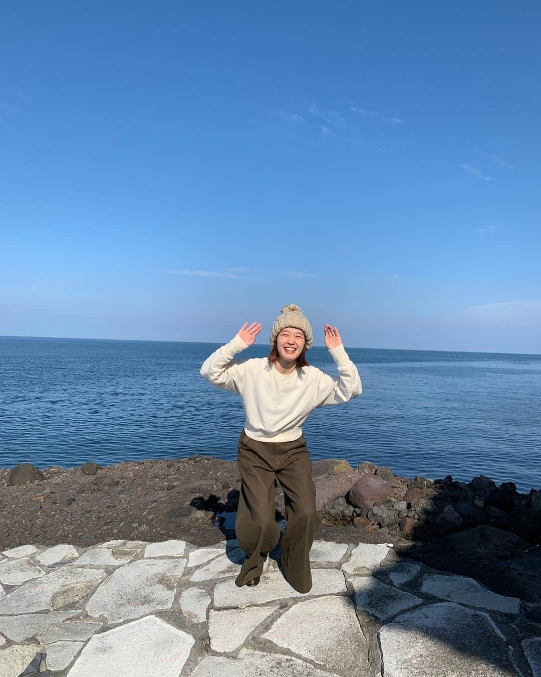柴田紗希さんのインスタグラム写真 - (柴田紗希Instagram)「いー写真あるの忘れてた！ 私は自然が大好きだーーー！✨ . 自然のパワーを感じると 何でも何とかなるなる 大丈夫だよっという気持ちがわく デトックスの方法は人それぞれだけど 私のデトックス法の最大は友達と、自然と向き合って息をスーと吸うことだと思うんだな♡ だから自然に行くと勝手にありがとうと言ってる🤭 #大分 #粟島公園」12月18日 21時46分 - shibasaaki