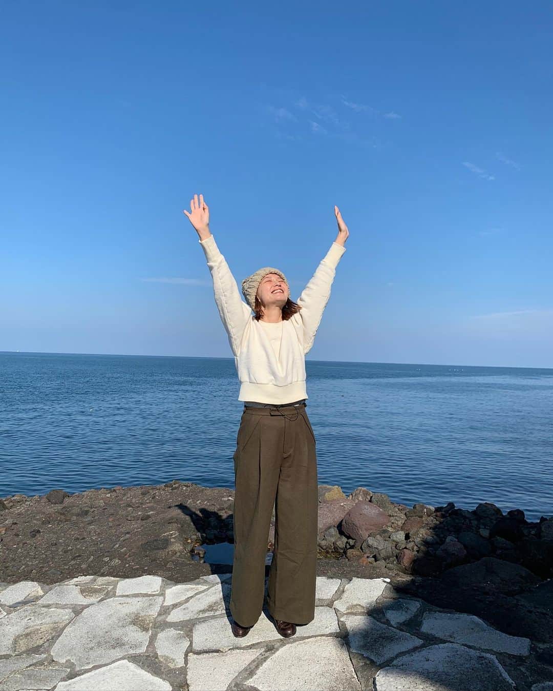 柴田紗希さんのインスタグラム写真 - (柴田紗希Instagram)「いー写真あるの忘れてた！ 私は自然が大好きだーーー！✨ . 自然のパワーを感じると 何でも何とかなるなる 大丈夫だよっという気持ちがわく デトックスの方法は人それぞれだけど 私のデトックス法の最大は友達と、自然と向き合って息をスーと吸うことだと思うんだな♡ だから自然に行くと勝手にありがとうと言ってる🤭 #大分 #粟島公園」12月18日 21時46分 - shibasaaki