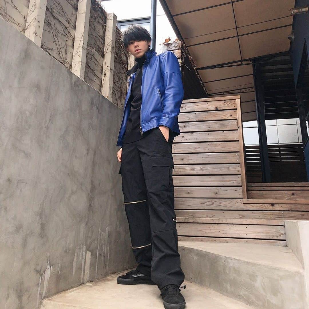 上村礼王のインスタグラム：「久々の投稿ですいません。。。 #上村礼王 #레오 #dankeschön #diesel #8seconds #nerdy #널디 #adererror #chromehearts #87mm #일본 #일본사람 #남자 #98년생 #팔로우 #인스타그램 #옷스타그램 #패션스타그램 #셀카그램 #얼스타그램 #오오티디 #ootd #남자코디」
