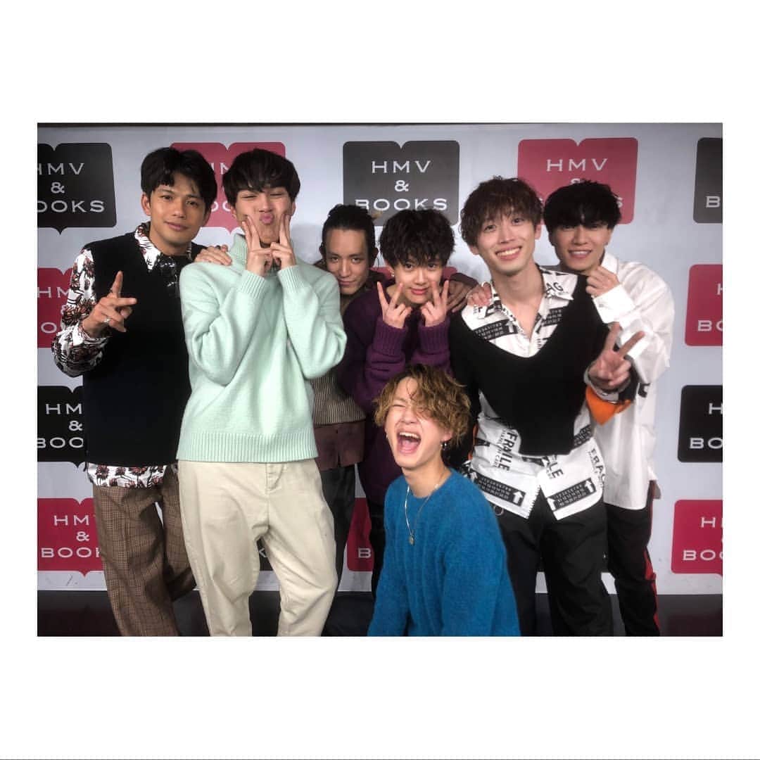 森崎ウィンのインスタグラム：「皆々様、 #PRIZMAX #新譜  #本日リリース いたしました。 #愛をクダサイ  #Beginning  #たくさん聞いて欲しいです 今日は来てくれてありがとうございました。 #森崎ウィン  #winmorisaki」