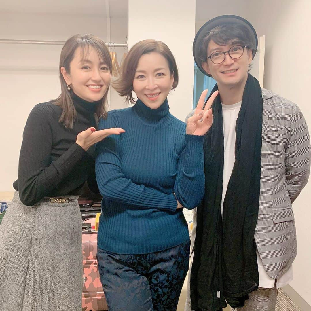 矢田亜希子さんのインスタグラム写真 - (矢田亜希子Instagram)「愛するミキさんに会いに💕 舞台「正しいオトナたち」を観に行ってきました‼︎すごい会話劇‼︎1シチュエーションでひたすら続く会話。終始みなさまの台詞、お芝居に引き込まれ本当に飽きることなくどっぷりとハマって魅入っていました。ミキさんには爆笑場面も多々あり、必見です‼︎ 東京グローブ座にて‼︎本当に面白いので‼︎そして、台詞ひとつひとつ重みもあり響きます。楽しかったーー‼︎‼︎ #正しいオトナたち#真矢ミキ さん#東京グローブ座#お芝居#舞台観劇#ミキさん相変わらずお美しい#旦那様の西島さんと一緒に観劇#嬉しい#私の初舞台はミキさんと」12月18日 22時21分 - akiko_yada