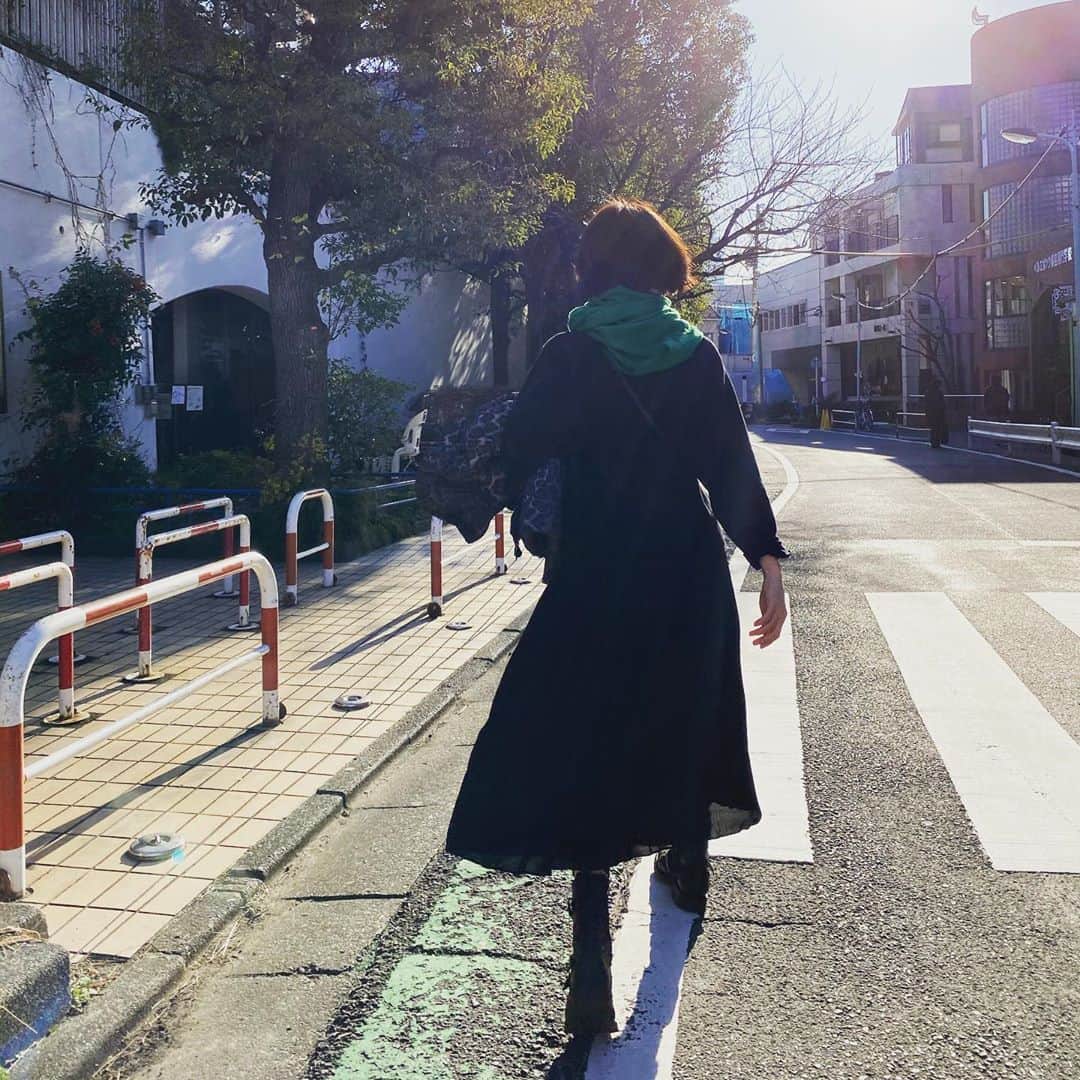 高岡早紀 さんのインスタグラム写真 - (高岡早紀 Instagram)「暖かい昼下がり。 娘と原宿散歩。。 #娘　#散歩」12月18日 22時35分 - saki_takaoka