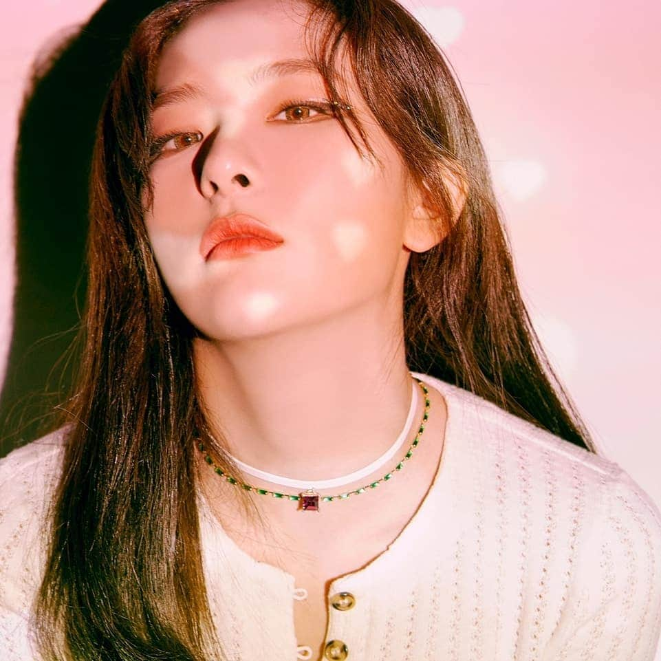 スルギさんのインスタグラム写真 - (スルギInstagram)「SEULGI - Red Velvet Repackage Album ‘The ReVe Festival’ Finale - Teaser Photo (Studio Ver.) #RVFFinaleD5 #FinaleWithSeulgi #REDVELVET #레드벨벳 #SEULGI #슬기 #🐻」12月18日 22時36分 - kristiandawal29