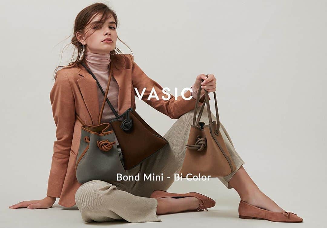 Vasic News In jpさんのインスタグラム写真 - (Vasic News In jpInstagram)「Bond Mini -Bicolor ３色展開 -Ash x Ochre -Cocoa x Lavender -Beige x Sax  #vasic #bondmini_bicolor #suede #3色 #ash_ochre #cocoa_lavender #beige_sax #発売中 #holiday #vasicnews」12月19日 9時32分 - vasic_japan