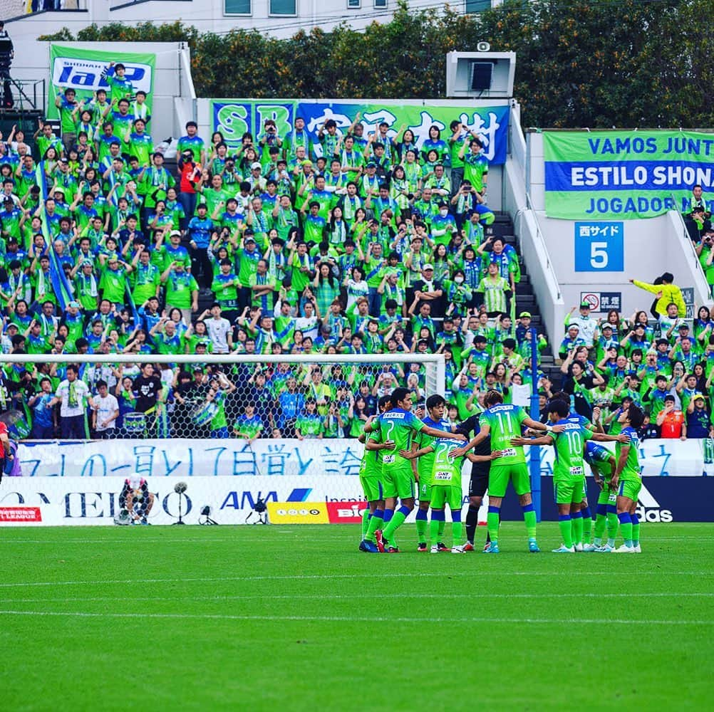 山﨑凌吾のインスタグラム：「2019シーズン、素晴らしいサポートありがとうございました🙇‍♂️ #湘南ベルマーレ #J1残留 #とりあえず #休もう」