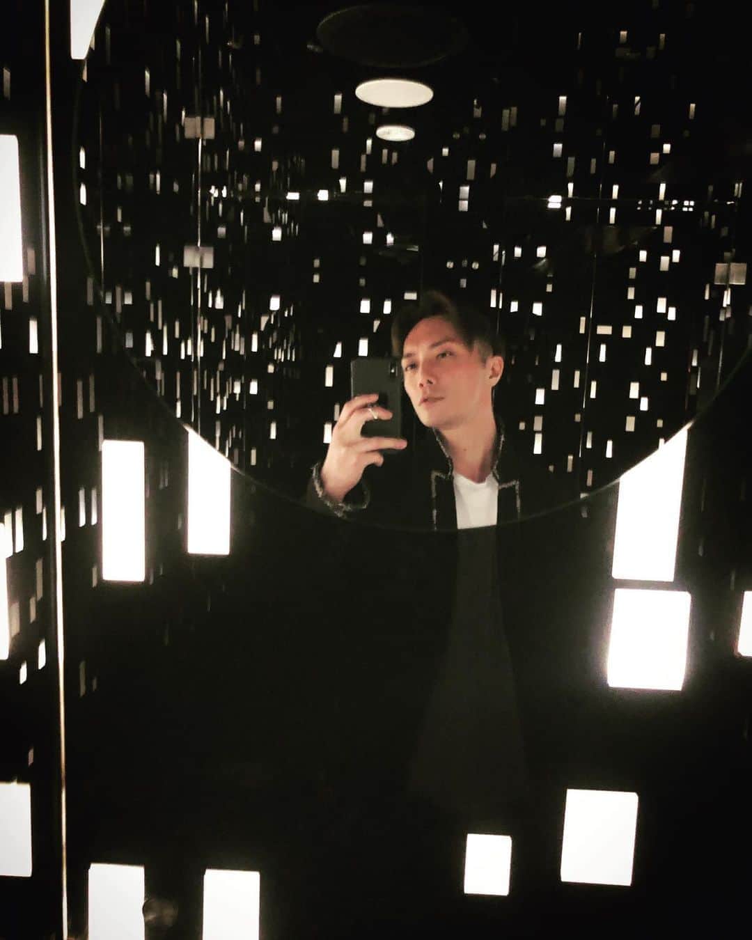 のインスタグラム：「Beautiful night.  #oldfriend #hangout」