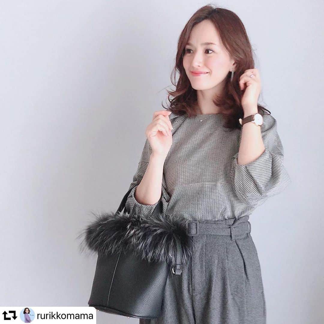 EDIST. CLOSET さんのインスタグラム写真 - (EDIST. CLOSET Instagram)「﻿ パーソナルカラーアナリストの早川瑠里子さん﻿ @rurikkomama  の素敵なコーディネートをrepost‼️﻿ ﻿ ﻿ ﻿ 早川さんの新刊﻿ ﻿ #使える服ばかりのクローゼットは色で決まる﻿ ﻿ も必見👀です‼️﻿ ﻿ ﻿ ﻿ 着用アイテム﻿ ▪️千鳥柄ボリュームスリーブプルオーバー﻿ SALE中‼️﻿ ﻿ ▪️ウール混テーパードパンツ﻿ SALE中‼️﻿ ﻿ ﻿ ﻿ ﻿ ﻿ ﻿ __repost___﻿ ﻿  @rurikkomama﻿ ・・・﻿ 【 color】grey × black﻿ 【印象】上品、シック﻿ 【personal color】#ブルベ #ウィンター 向き﻿ 【coordinate】上下 @edist.closet ﻿ 寒くなってきましたねー❄️﻿ 冬は寒いので只今髪伸びし中です。﻿ 切りたくなるけど、ぐっと我慢😂﻿ 体調にはくれぐれもお気をつけくださいね😌﻿ ﻿ ﻿ ウィンターSALEスタート✨﻿ 普段遣いにもオフィスコーデにも使いやすいアイテムいっぱい。﻿ ﻿ EDIST. CLOSETアイテムがレンタル会員様だけではなく、ストア会員登録だけでどなたでもご購入が可能になったそう👌﻿ ﻿ #edistcloset #エディストクローゼット #エディクロ #pr ★★お知らせ★★﻿ 三冊目となる新刊 #使える服ばかりのクローゼットは色で決まる #パーソナルカラーの使いこなし帖　発売中です（大和書房）全国の書店、プロフィールにあるリンクよりAmazonや楽天などで購入できます✨」12月19日 8時31分 - edist.closet