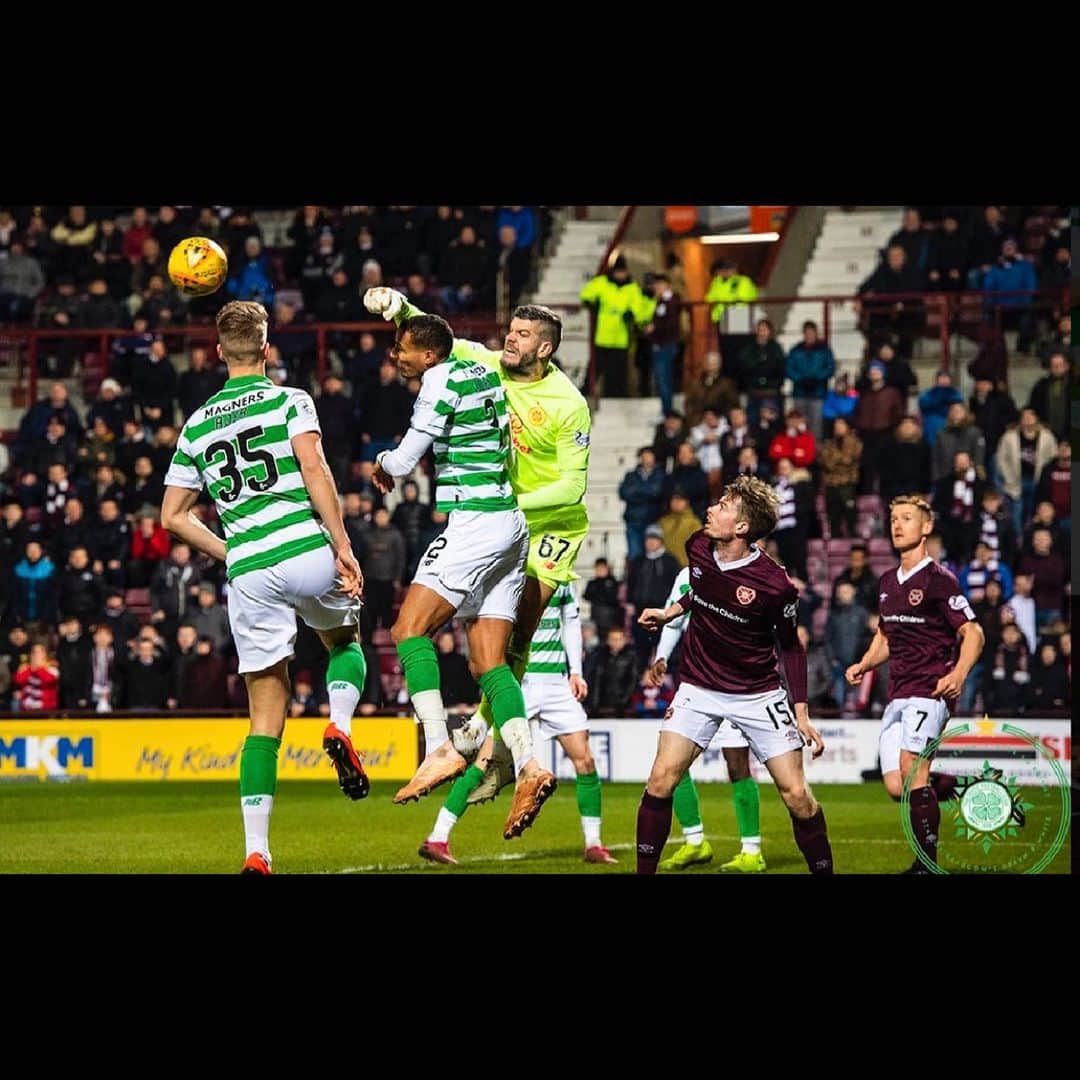 フレイザー・フォースターのインスタグラム：「Big win and another clean sheet 💚🍀」
