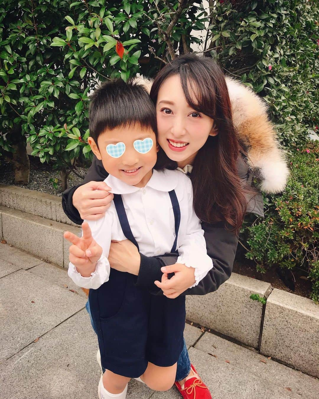 中西麻里衣さんのインスタグラム写真 - (中西麻里衣Instagram)「無事2学期が終わり今日から次男は冬休み開始〜✌️ 送り迎えがないとなると一気に朝のお化粧やらのやる気が抜けてしまう💦 「なんで僕はまだ学校あるの…」と冬休みが待ち遠しそうにぶつぶつ言いながら長男は登校しました😅💨 #冬休み#2学期#終了#送り迎え#一旦解放#早速すっぴん#幼稚園ママ#年長#男の子まま#昨夜#娘#ご乱心#げっそりマザー#気がつけばロングヘアー」12月19日 8時47分 - 87marii