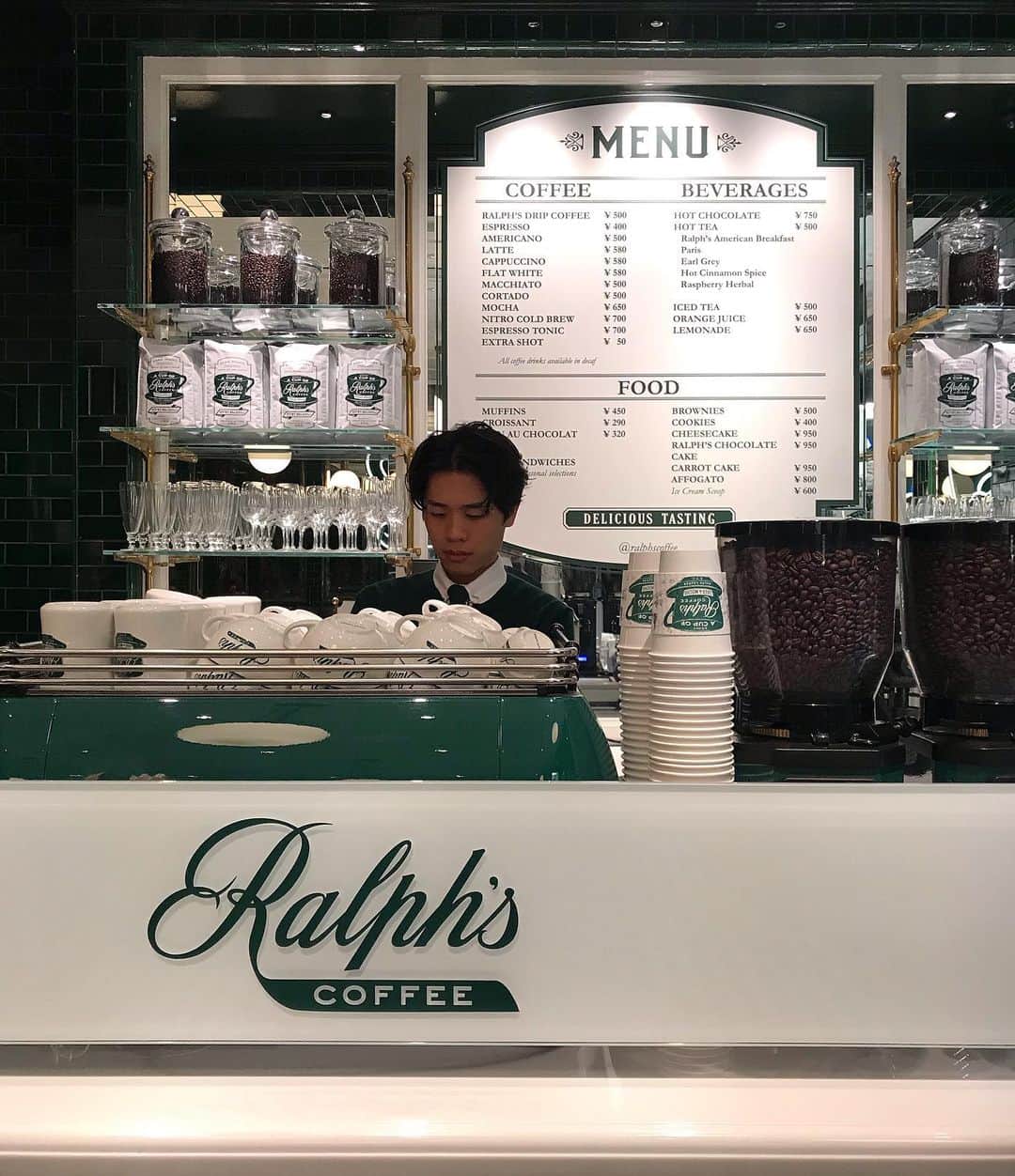 goodcoffeemeさんのインスタグラム写真 - (goodcoffeemeInstagram)「A great way to start the day. A delicious cup of coffee at Ralph’s. @vja  #goodcoffee_tokyo #goodcoffee_omotesando #ralphscoffee」12月19日 9時13分 - goodcoffeeme
