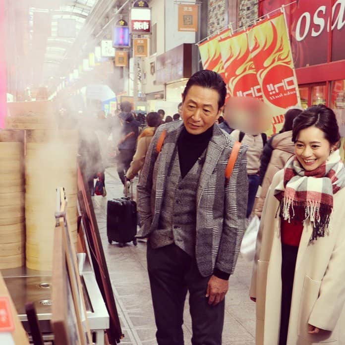 テレビ大阪「おとな旅あるき旅」さんのインスタグラム写真 - (テレビ大阪「おとな旅あるき旅」Instagram)「食べ歩き、買い歩き、天神橋筋商店街！  今週のおとな旅あるき旅（テレビ大阪）は、年忘れにふさわしい場所、大阪・天満ぶらり散歩です！  雪乃ちゃん、一年半ぶりに復帰の回です！魅惑のスポット天満を満喫します！お楽しみに！  12/21(土)18:30〜  #おとな旅あるき旅#テレビ大阪#三田村邦彦#斉藤雪乃#大阪#天満#はしご酒#天神橋筋商店街#天神橋筋六丁目#大阪くらしの今昔館#関西卓球アカデミー」12月19日 9時22分 - tvo.otonatabi