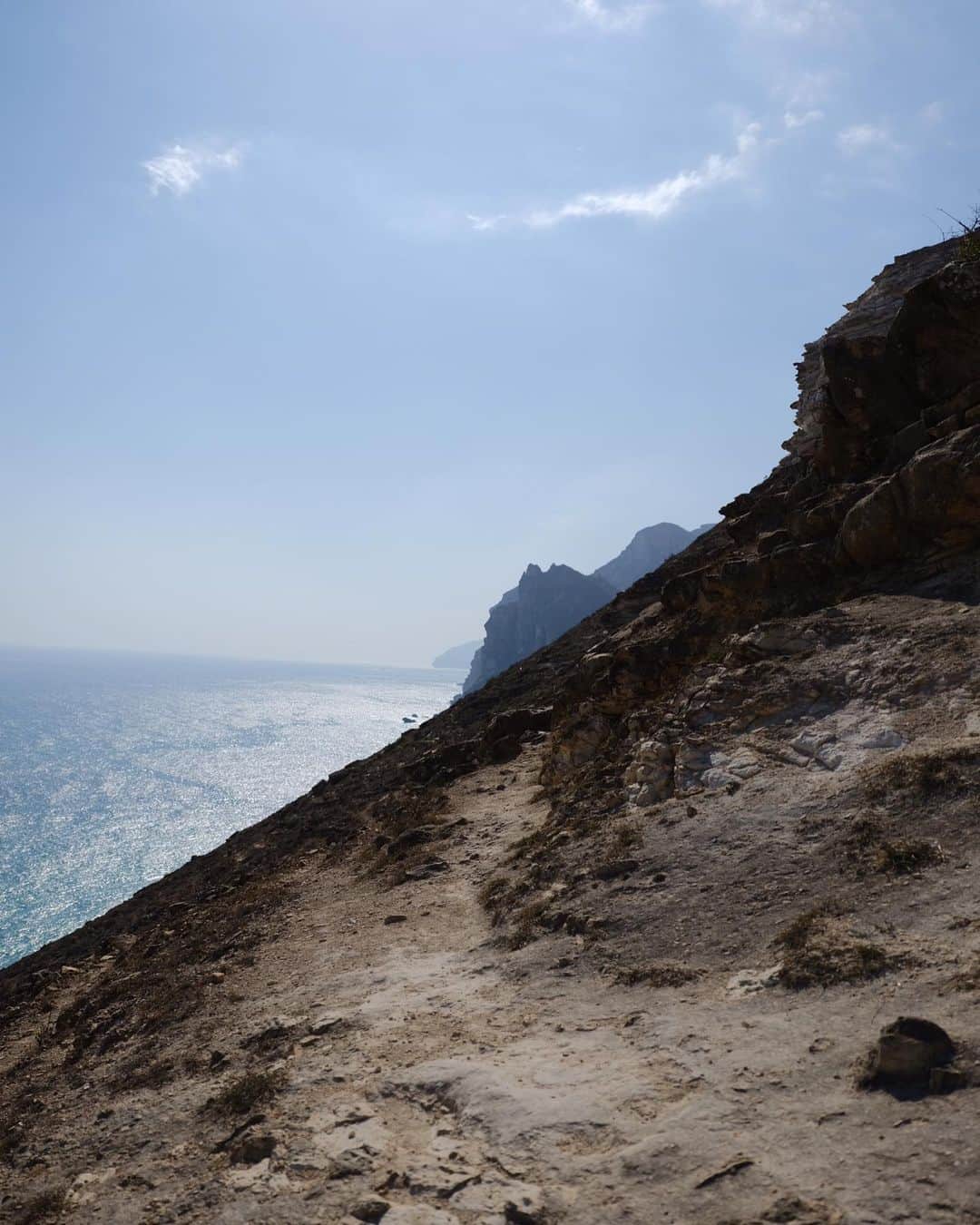 Fueguia 1833さんのインスタグラム写真 - (Fueguia 1833Instagram)「🇴🇲 Ashad, our man in Salalah to organized the plantation of sustainable frankincense oil from Boswellia sacra, the most mystical of humankind oils and only available in this spectacular land. #frankincense #olibanum #luban #boswelliasacra #fueguia @julinbedel #oman」12月19日 0時35分 - fueguia1833