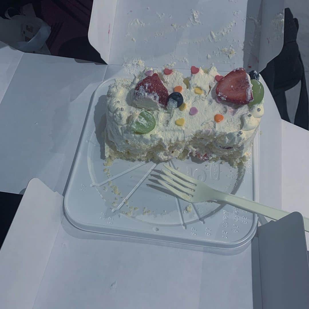 我妻美月のインスタグラム：「️️️🎂🦋😭」