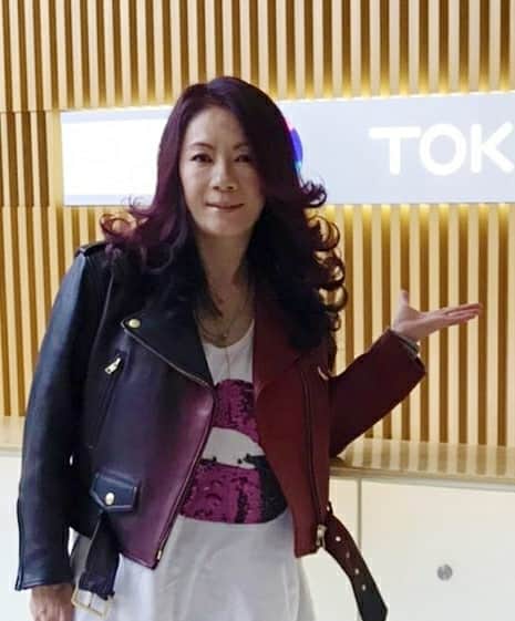 大黒摩季さんのインスタグラム写真 - (大黒摩季Instagram)「そして # 今日の #TOKYOMXTV 生放送が終わったら、かなりの質問が飛び交ったお衣裳は、先日Gala Party でご一緒して、すっかりお気に入りの #エスカーダ #escada の赤黒革ジャン、思えば #リベ子とライ子 カラー😜❣️来年発売らしく、まだ店頭にはない #レア物 ‼️✨ #大黒摩季 的にはこちら #永久保存版 💖 #tokyomxtv」12月19日 0時43分 - makiohguro