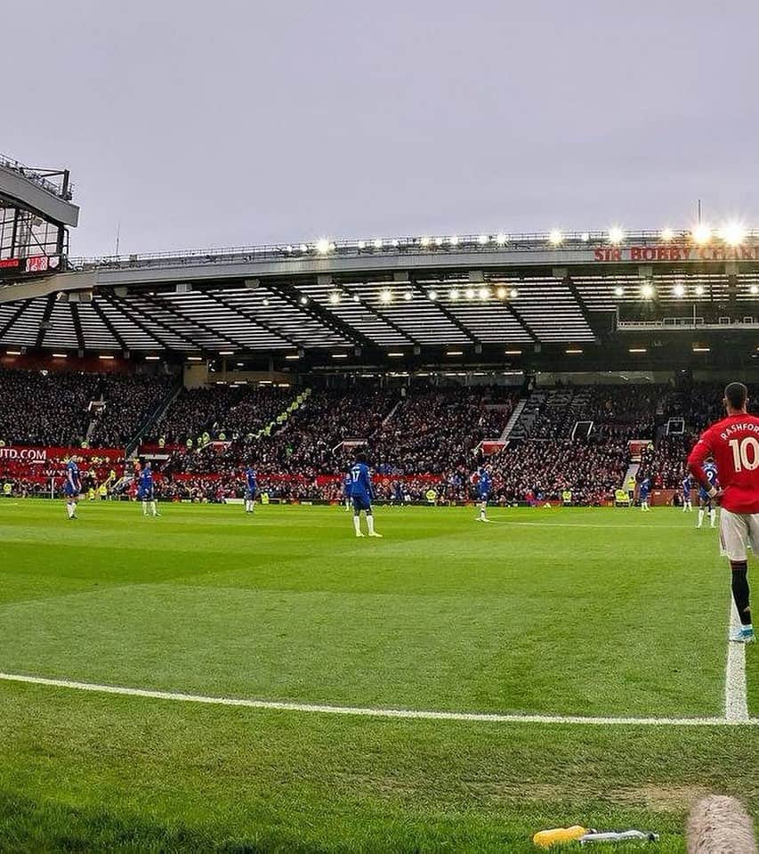 プレミアリーグさんのインスタグラム写真 - (プレミアリーグInstagram)「Waiting for the whistle 🏟」12月19日 0時50分 - premierleague