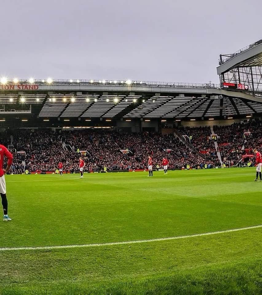 プレミアリーグさんのインスタグラム写真 - (プレミアリーグInstagram)「Waiting for the whistle 🏟」12月19日 0時50分 - premierleague