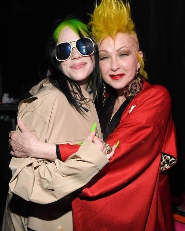 シンディ・ローパーさんのインスタグラム写真 - (シンディ・ローパーInstagram)「Happy Birthday @billieeilish!! 💕🎉🎈🎂✨」12月19日 1時13分 - cyndilauper