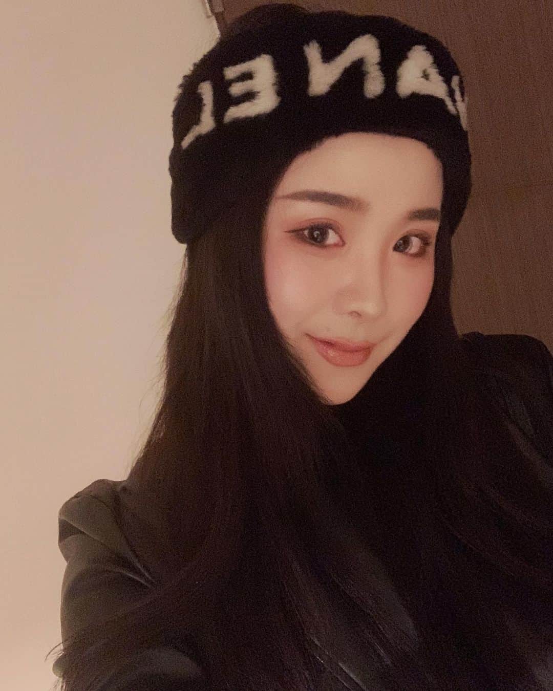 Abby Chenのインスタグラム：「誰還沒注意到抽獎活動的 快去上則貼文跟進呀❤️💛🧡」