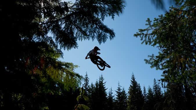 Shimanoさんのインスタグラム写真 - (ShimanoInstagram)「Day 2 of Return to Earth Week. The Youth segment showed the skill and prowess of the next generation of mountain bikers in the @whistlerbikeprk and the freedom felt by having no real obligations in the world, except for riding your bike. “As a parent, it's a constant battle trying to keep your kids off phones, screens and the internet. It’s such an overwhelming source for information and content that they’re just drawn to it like a moth to a flame. I think it’s our job as filmmakers — and mountain bike filmmakers especially — to be an antidote to that. Our job is to inspire kids to get outside and ride their bikes more. The concept of Return to Earth is trying to hit that nail right on the head.” —Darcy Wittenburg, @anthillfilms director 📸: @marcusriga // #ShimanoMTB #ReturnToEarth #WhistlerBikePark」12月19日 2時12分 - rideshimano