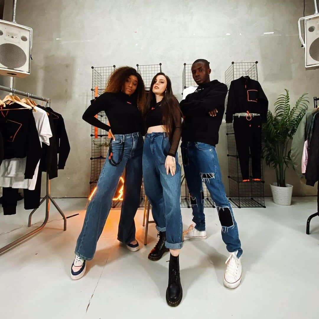 シェール・ロイドのインスタグラム：「You can now watch the full ‘Off The Rack’ styling video we’ve put together for the new @glo.official collection (link in bio) - hope you get some inspo! Thanks to @k.o.j.o for helping me style these looks, @jecoliahx for being the perfect model and most of all thanks to you guys for supporting GLO!! Seeing you all wear these pieces is just the best! More to come from @glo.official soon 👀 Cher xx」