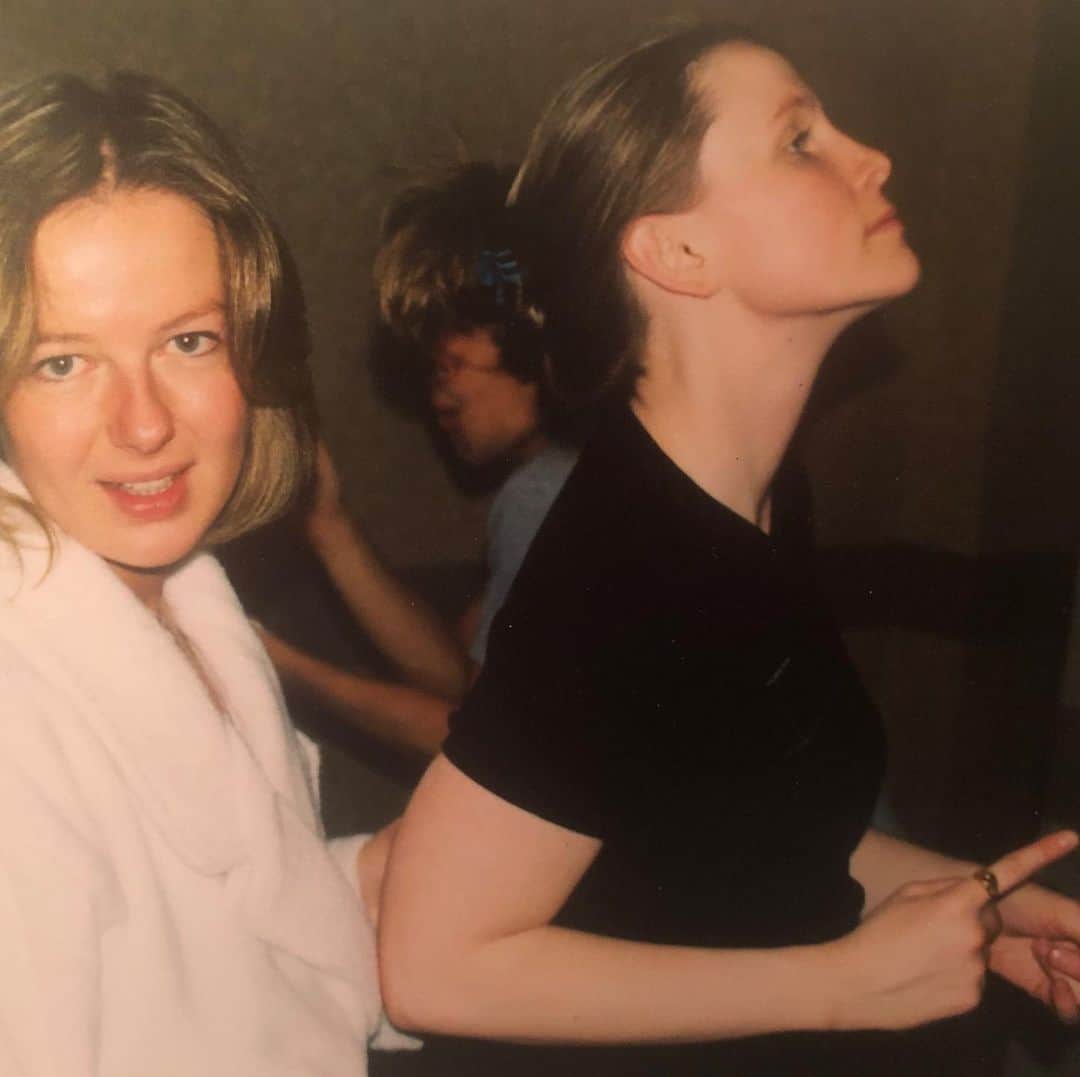 のインスタグラム：「Happy birthday @ktroseenriquez 🌟You haven’t changed a bit - beautiful, brilliant, loving, funny and perfect always! #WBW 2004」