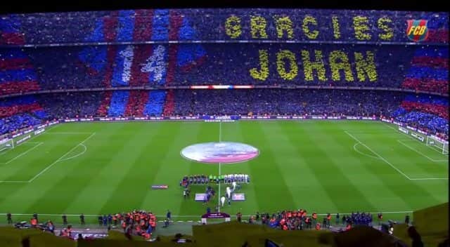 ヨハン・クライフのインスタグラム：「#tbt Mosaic and tribute to @johancruyff before kick off at the #ElClasico 2016. "Salid y Disfrutad"! 💙❤ Good luck! #CruyffLegacy」