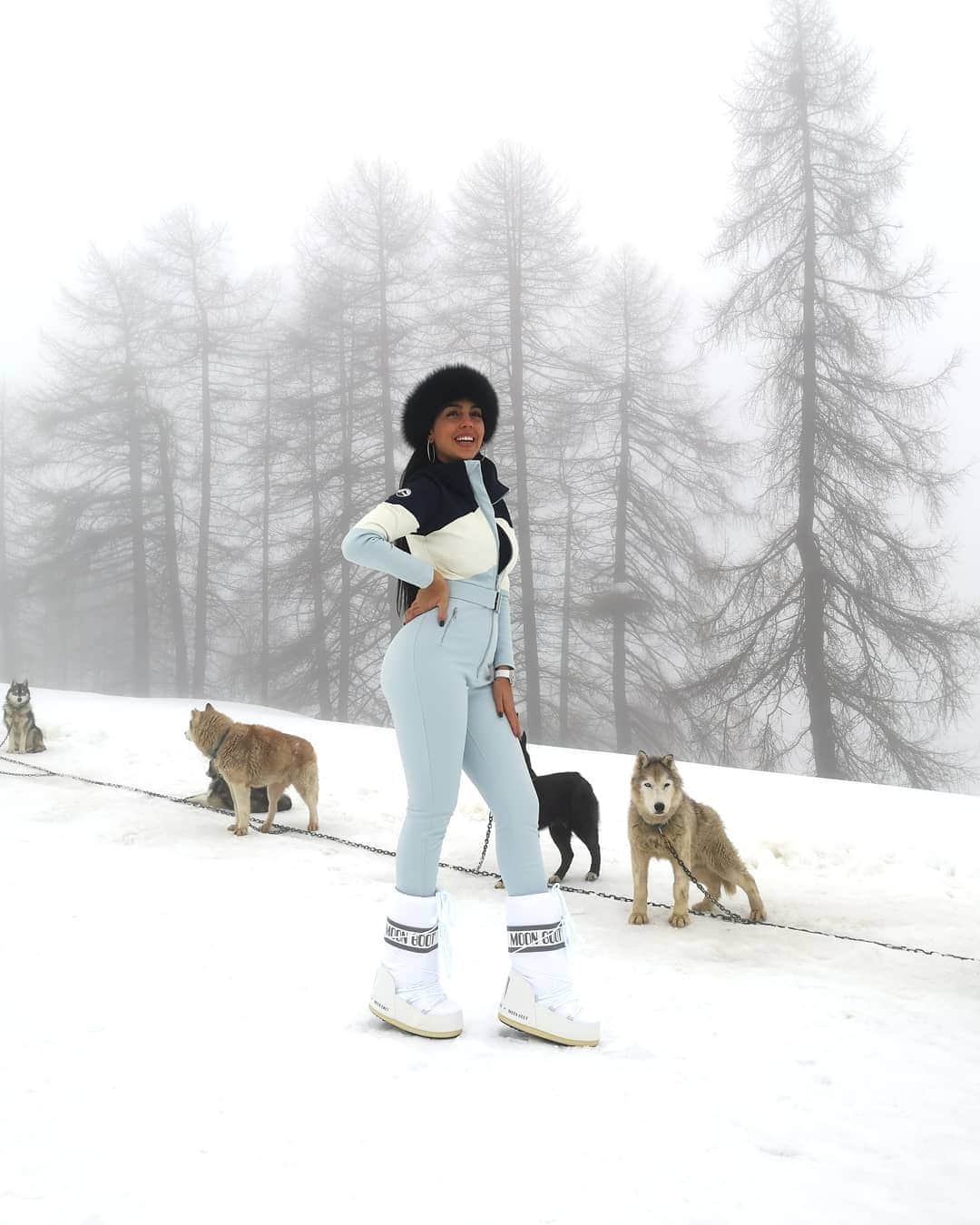 ジョルジーナ・ロドリゲスさんのインスタグラム写真 - (ジョルジーナ・ロドリゲスInstagram)「La Frozen morena ❄️🌨️🏔️👸🏻」12月19日 4時06分 - georginagio
