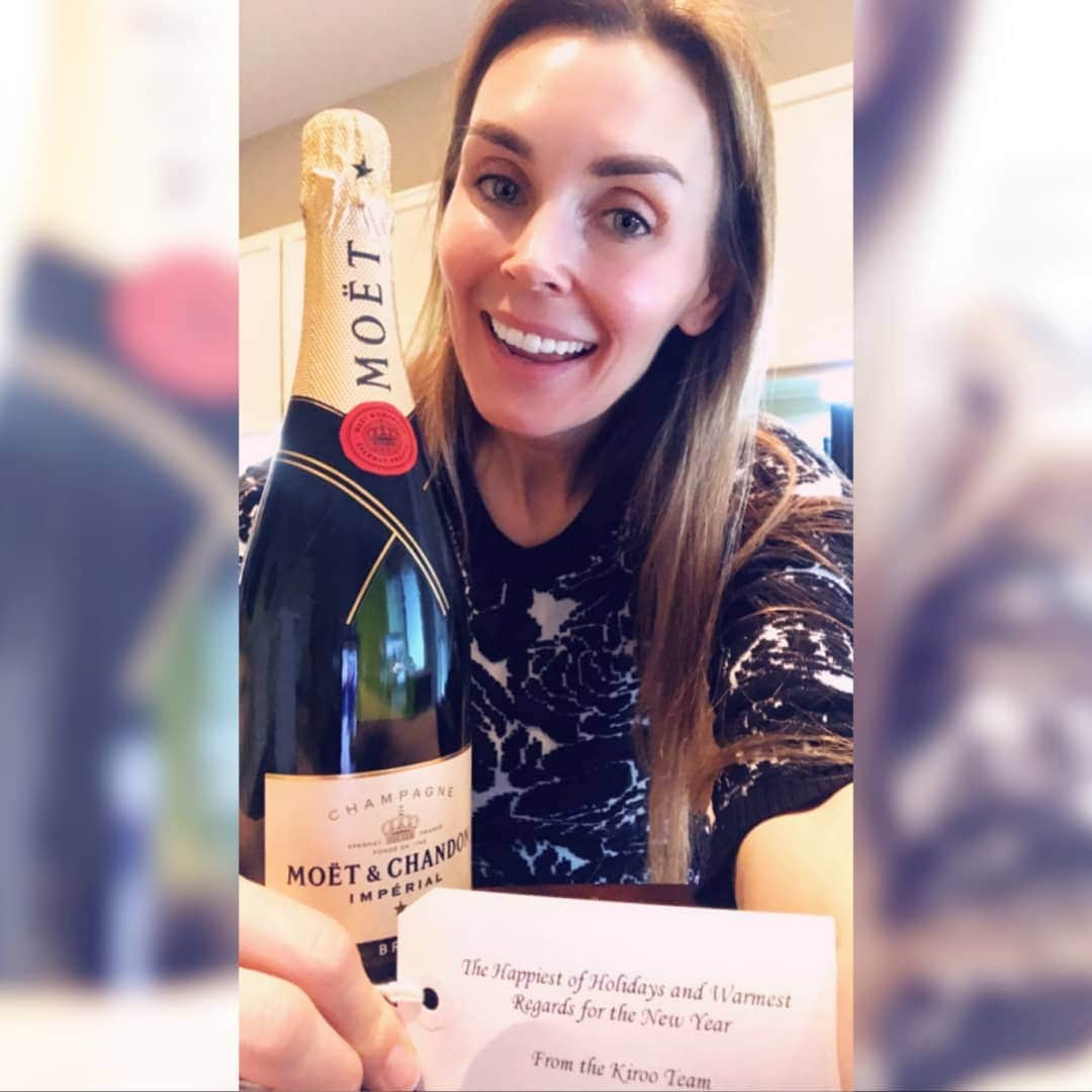 ターニャ・テイトさんのインスタグラム写真 - (ターニャ・テイトInstagram)「I opened this gift today - Such a nice surprise!..🍾 Looking forward to enjoying some Champagne over Christmas / New Year . . .  Thank you Kiiroo Team for my Holiday gift. Happy Holidays! 🥂💕. . .  #TanyaTate #ThankYou #Kiiroo @kiirooamsterdam #HappyHolidays #Gift #Champagne #Moet #QueenTanyaTate 👑」12月19日 4時49分 - tanyatate