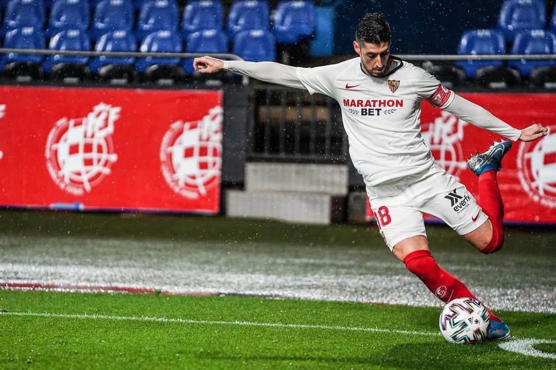 セルヒオ・エスクデロのインスタグラム：「Comieza nuestra andadura en la Copa del Rey. @sevillafc  #vamosmisevilla ⚪️🔴⚽️」