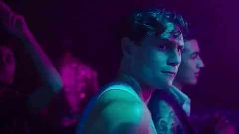 カーター・スミスのインスタグラム：「🔪🌈💋🍾💥🧨🥂🌈🔪」