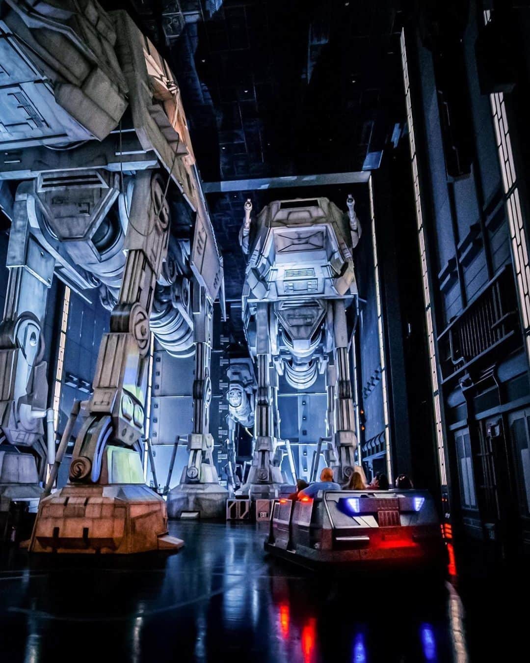 Walt Disney Worldのインスタグラム：「The Resistance is in need of recruits…Are you in? 🌌🤩 #RiseoftheResistance #GalaxysEdge #WaltDisneyWorld (📷: @somewareatdisney)」