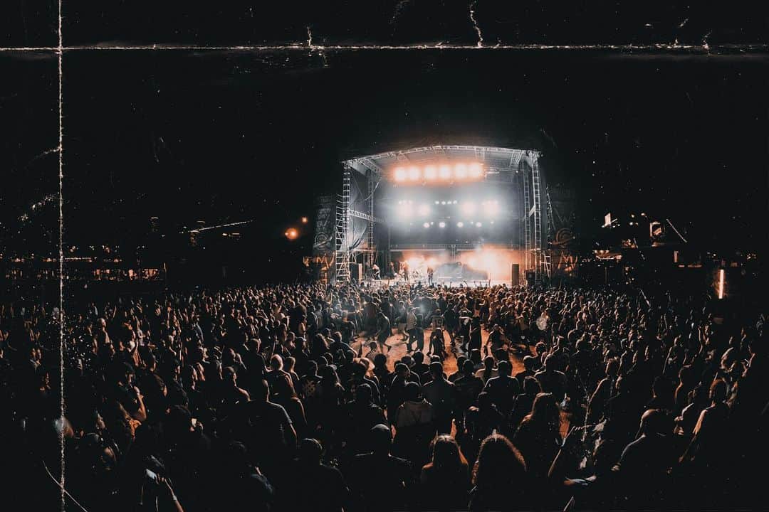 Of Mice & Menのインスタグラム：「What’s your favorite #OfMiceAndMen mosh pit memory of 2019?! Tag yourself & friends if you were goin hard here at @sowhatmusicfest!!🌀🤘💯」