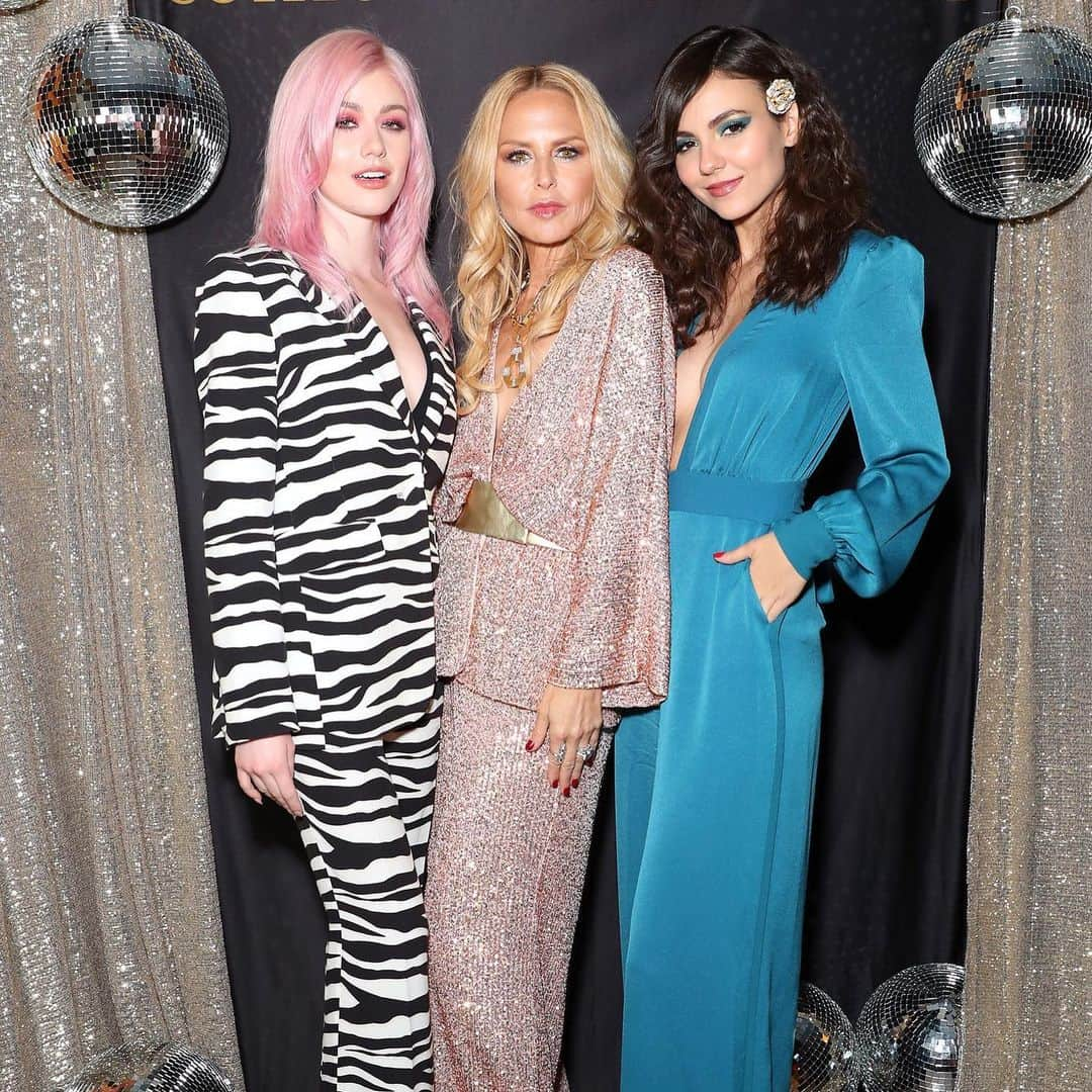 レイチェル・ゾーさんのインスタグラム写真 - (レイチェル・ゾーInstagram)「#WCW My biggest #disco dreams came true when so many of my beautiful #girlfriends turned up beyond stunning in new @shoprachelzoe collection✨ It is always magical to see my designs brought to life on so many of my greatest muses...💃🏼🕺🏻 Thank you to my #rideordie friends that always show up and support me I am forever grateful to you 🙏🏻 ❤️. Scroll through to see some highlights from the night ! Go to my IG Story to see and shop all of the looks from the evening available now at shoprachelzoe.com #shopnonstop #discoglamour #forever xoRZ」12月19日 7時01分 - rachelzoe