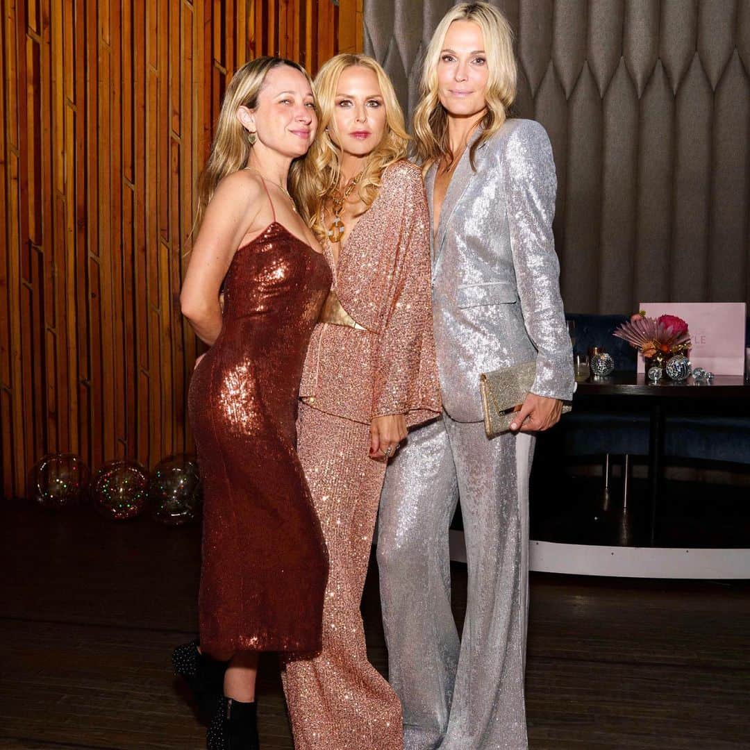 レイチェル・ゾーさんのインスタグラム写真 - (レイチェル・ゾーInstagram)「#WCW My biggest #disco dreams came true when so many of my beautiful #girlfriends turned up beyond stunning in new @shoprachelzoe collection✨ It is always magical to see my designs brought to life on so many of my greatest muses...💃🏼🕺🏻 Thank you to my #rideordie friends that always show up and support me I am forever grateful to you 🙏🏻 ❤️. Scroll through to see some highlights from the night ! Go to my IG Story to see and shop all of the looks from the evening available now at shoprachelzoe.com #shopnonstop #discoglamour #forever xoRZ」12月19日 7時01分 - rachelzoe